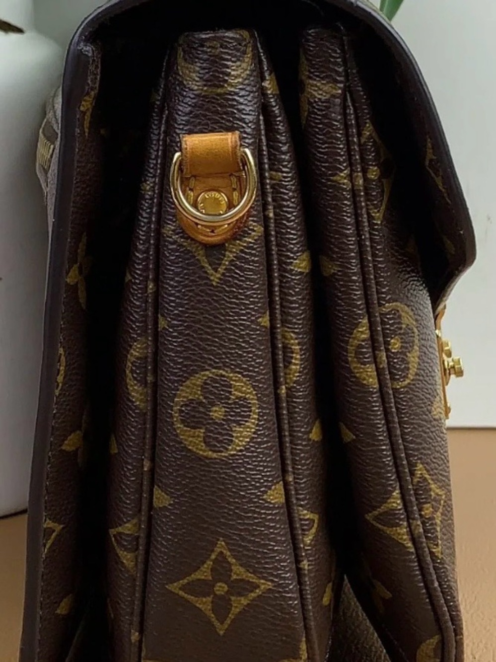 Authentic Louis Vuitton Pochette Métis in Classic Monogram Canvas DR4186 - Picture 9 of 16